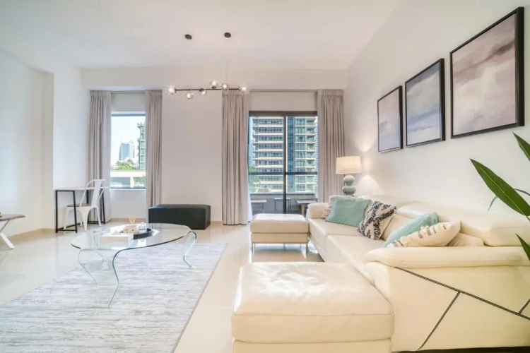 JBR Gem Spacious 1BR Apt With Balcony