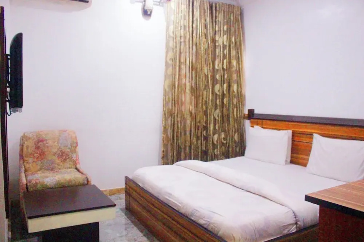 Pacific Paradise Suites