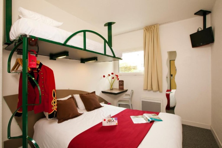 Standard Triple room