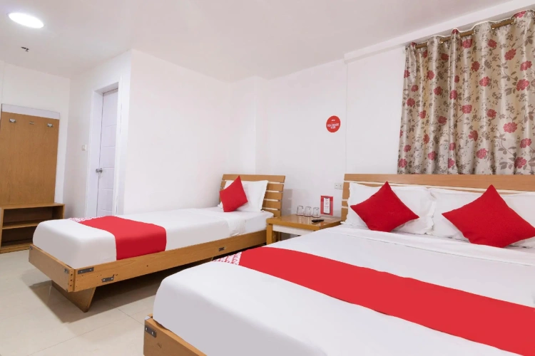 Standard Triple room