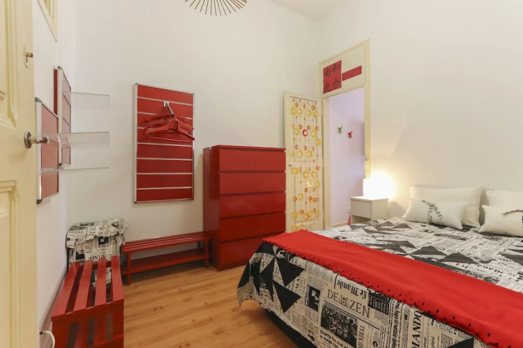 Red Almirante by Homing