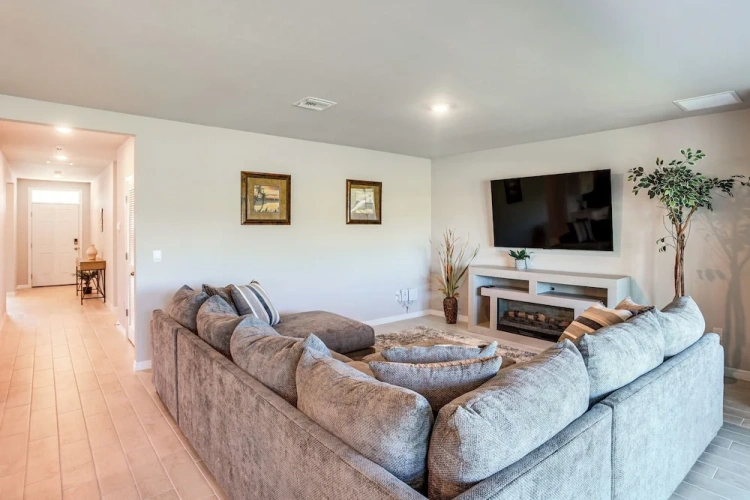 4 Bedrooms Cottage