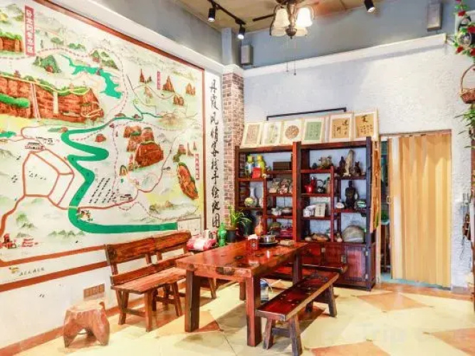 Danxia Mountain Fengqing Hostel
