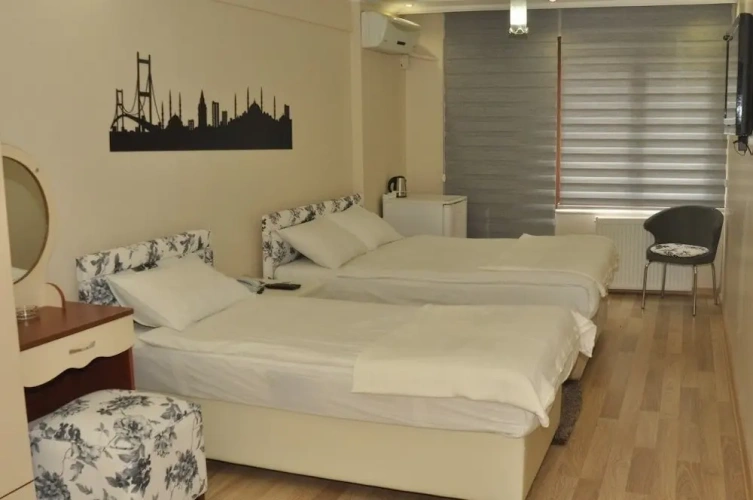 Standard Quadruple room with view