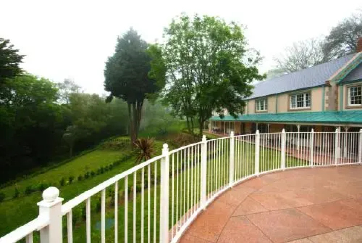 Dixcart Bay Hotel