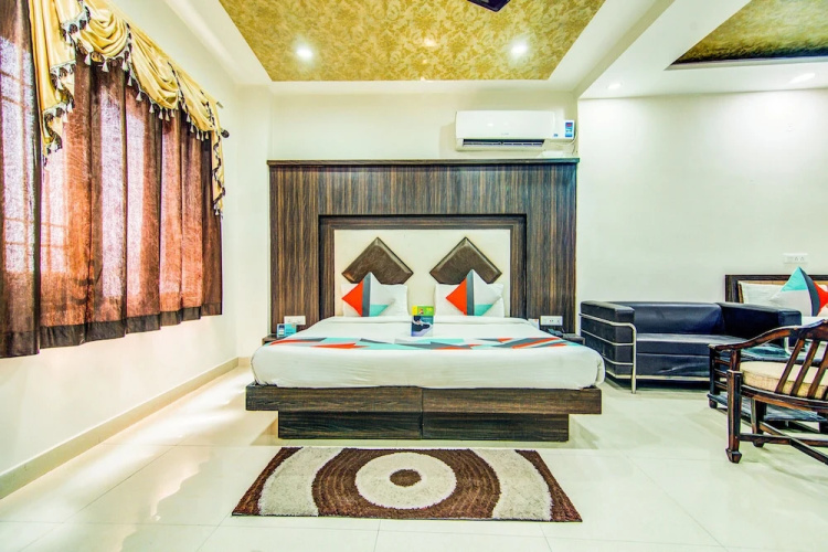 FabHotel KS