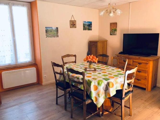 2 Bedrooms Apartment