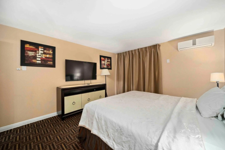 Lemon Tree Hotel & Suites Anaheim