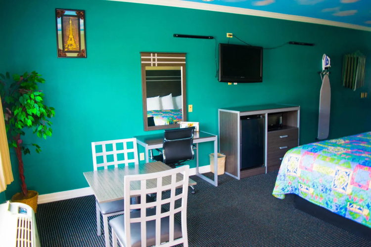 Scottish Inn & Suites