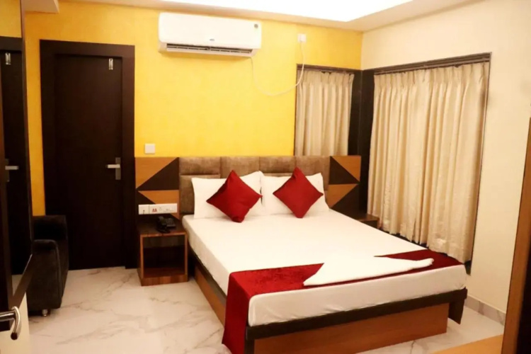 Goroomgo Royal View Digha