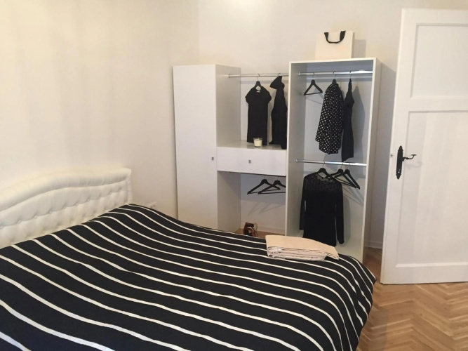Bright Apartment Central