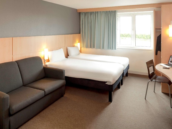 Standard Twin room