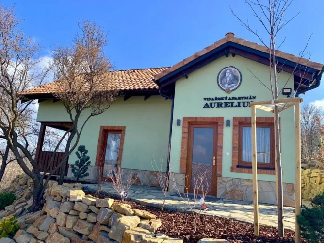 2 Bedrooms Chalet