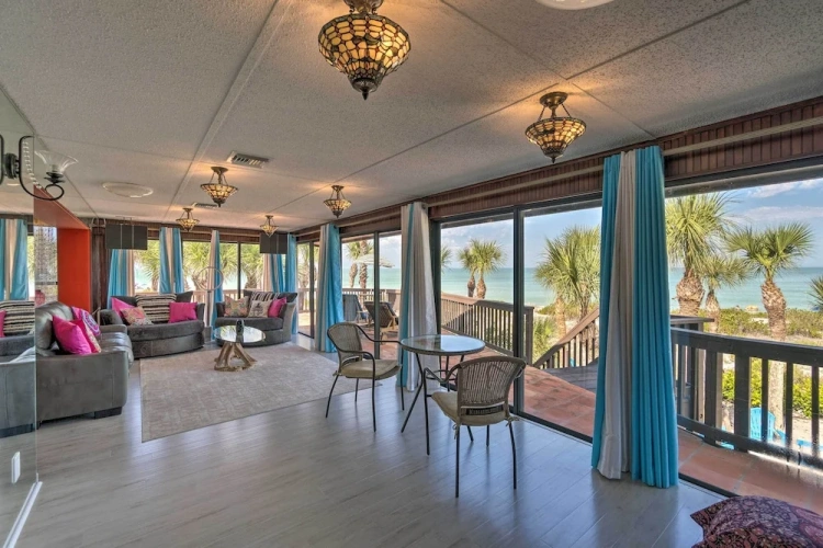 3 Bedrooms Cottage with balcony