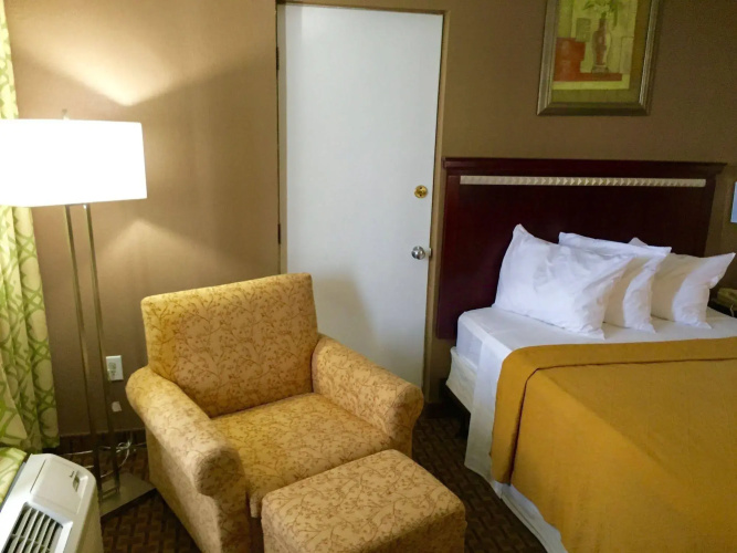 Rodeway Inn Bushnell