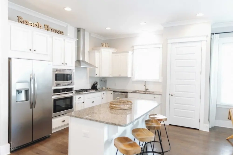 4 Bedrooms Cottage