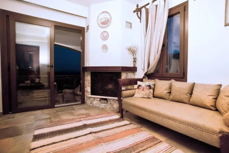 Nikis Seaside House