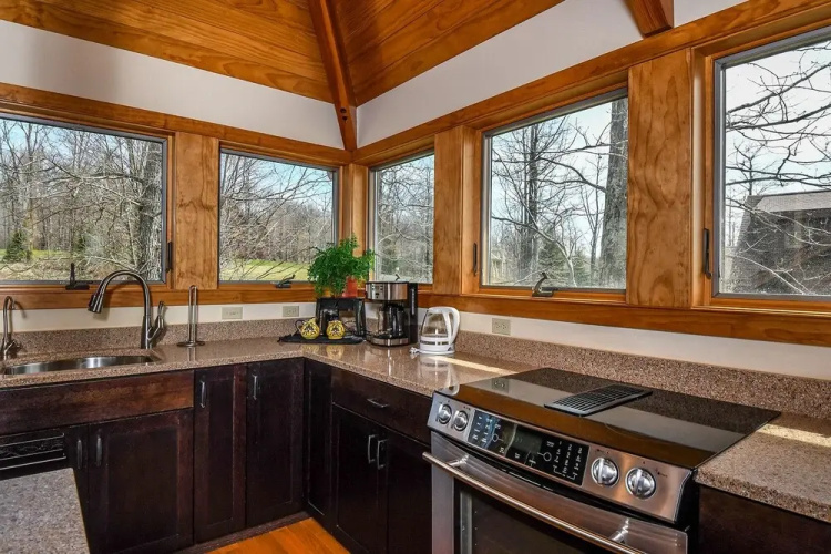 Splash Mountain House
