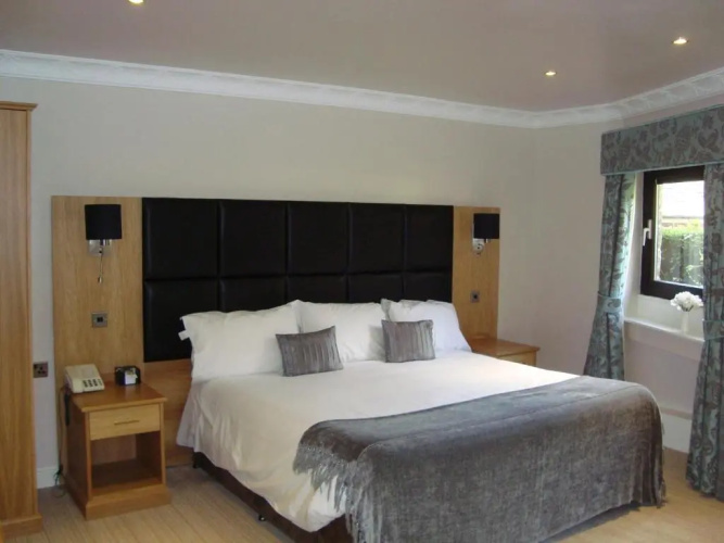 Waterton Park Hotel