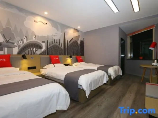 Standard Triple room