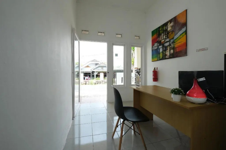 OYO 2551 Mango Residence