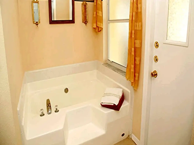 4 Bedrooms Deluxe Cottage