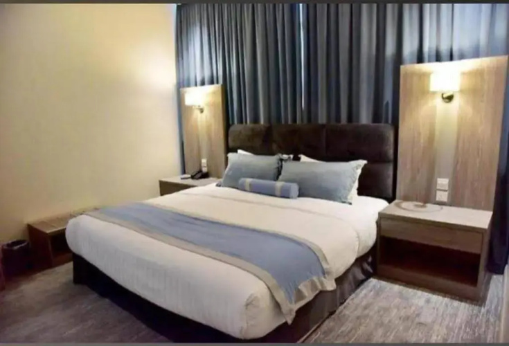 Lian Park Hotel
