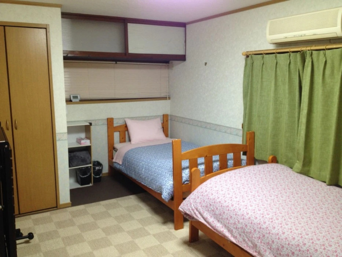 Shin-Osaka Backpacker's Hostel