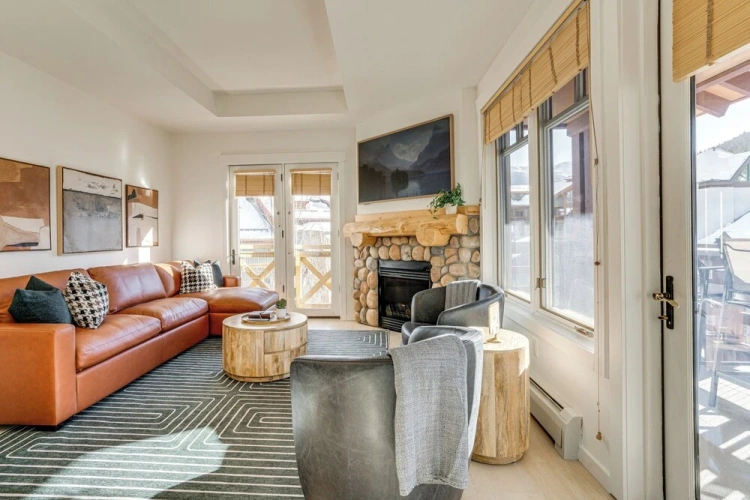 2 Bedrooms Apartment