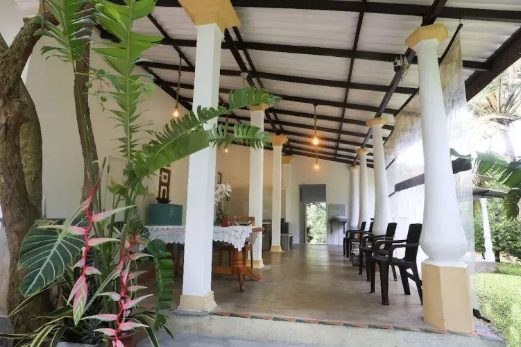 Airport Green Villa