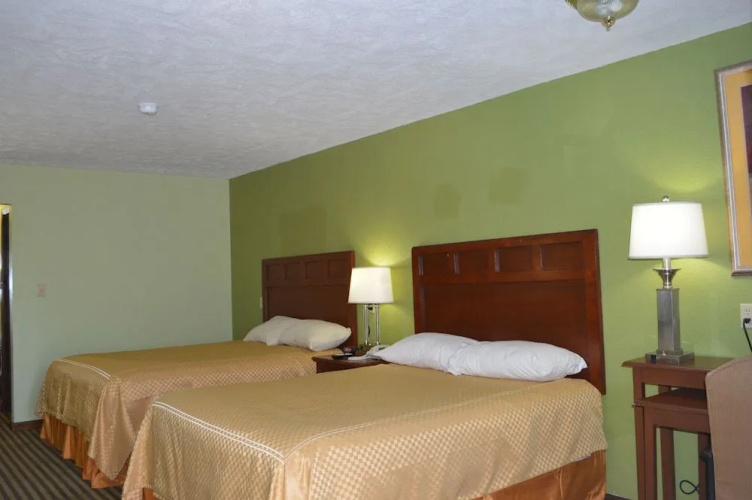 Americana Inn
