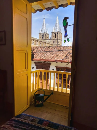 La Casa Amarilla