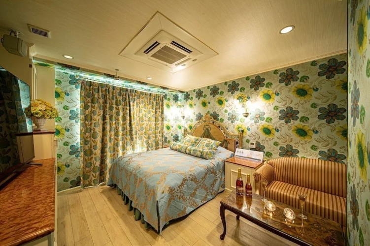 Economy room