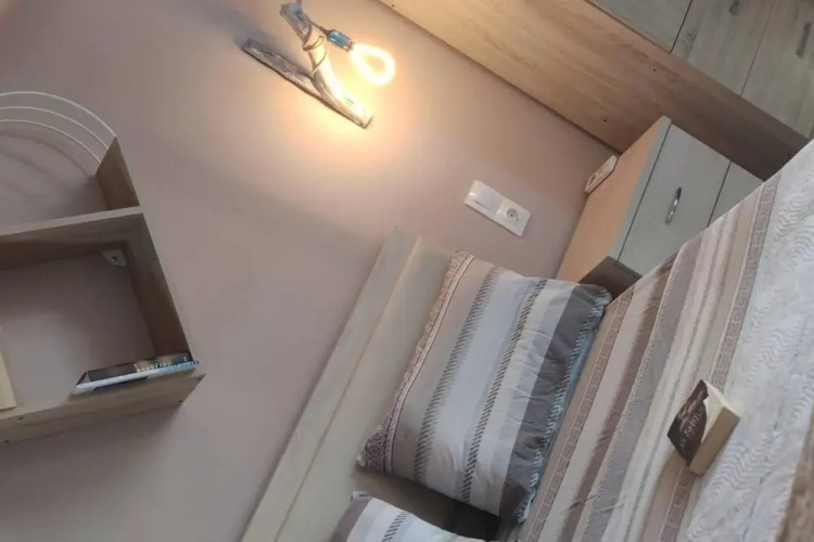 1 Bed - Sleeps 2 - Balcony - Sea View - Parking