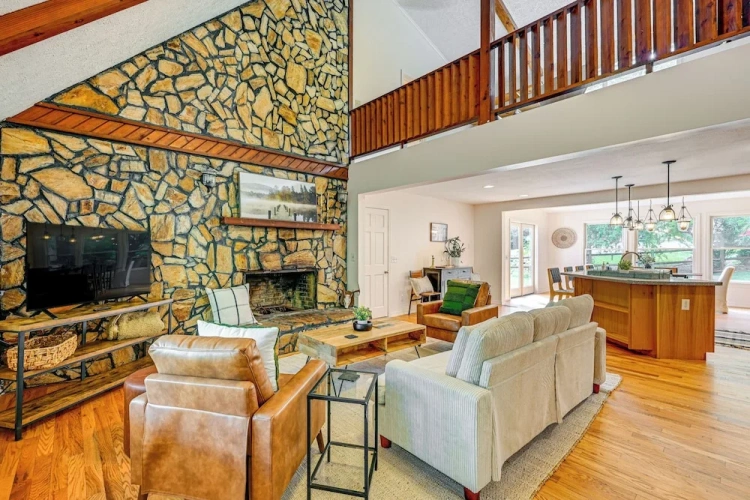 4 Bedrooms Cottage