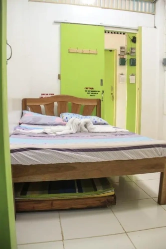 Economy room
