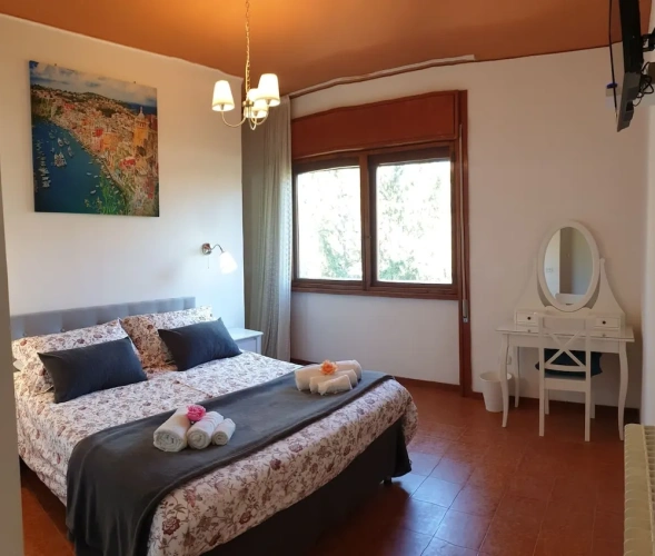 Comfort room with balcony