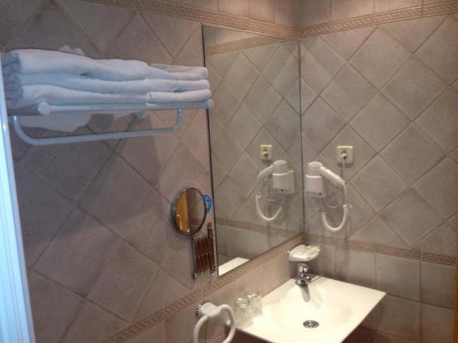 Standard Triple room