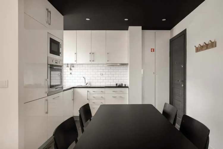 Breeze Apartment by Olala Homes