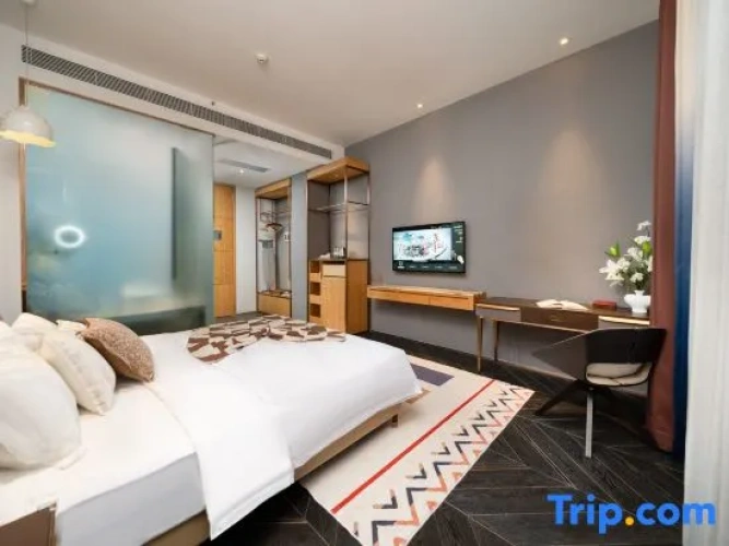 Standard Double room with street view