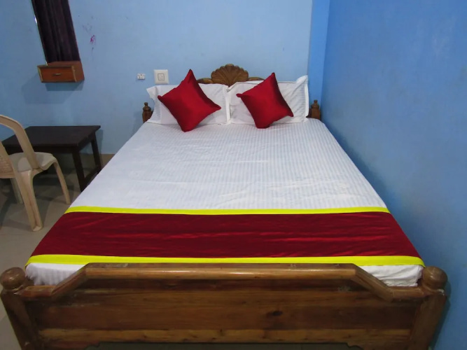 Goroomgo Star Lodge Puri
