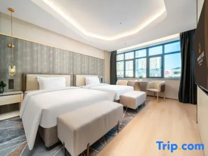 Deluxe Family Suite