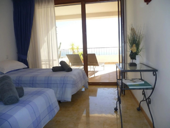 21387 - Fine Duplex Apartment – Near Beach
