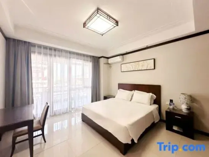 Deluxe Family Suite with garden view