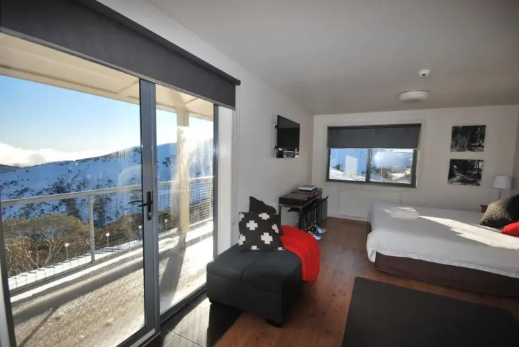 Alpine Heights Deluxe Studio