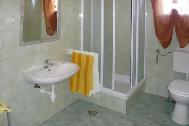 Apartments Ljilja