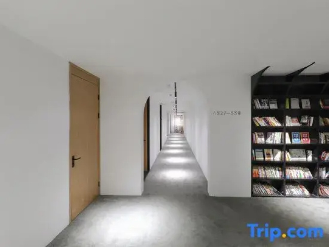 Jambo Arts Hotel