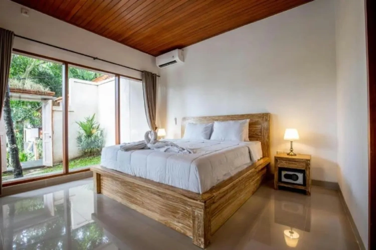 2 Bedrooms Villa