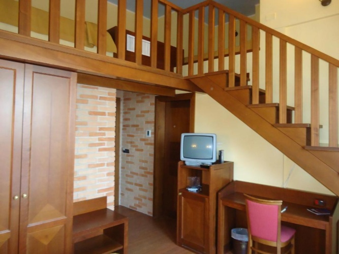 Standard Triple room