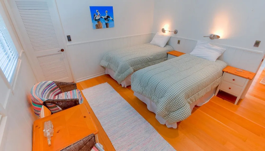 Hunters Point Apartment 6
